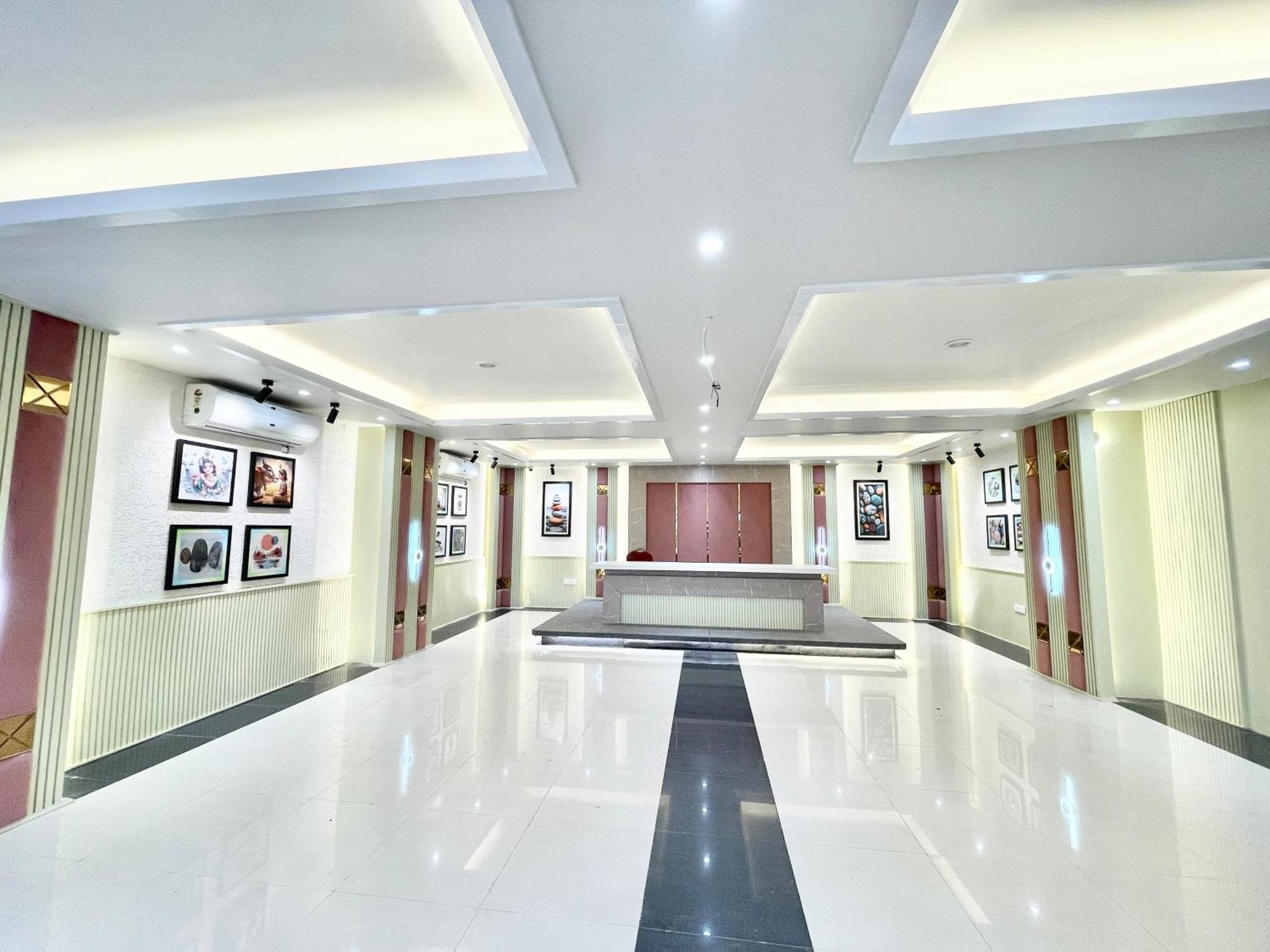 Hotel Rockbay, Puri Swimming-Pool, Near-Sea-Beach-And-Temple Fully-Air-Conditioned-Hotel With-Lift-And-Parking-Facility Exterior foto