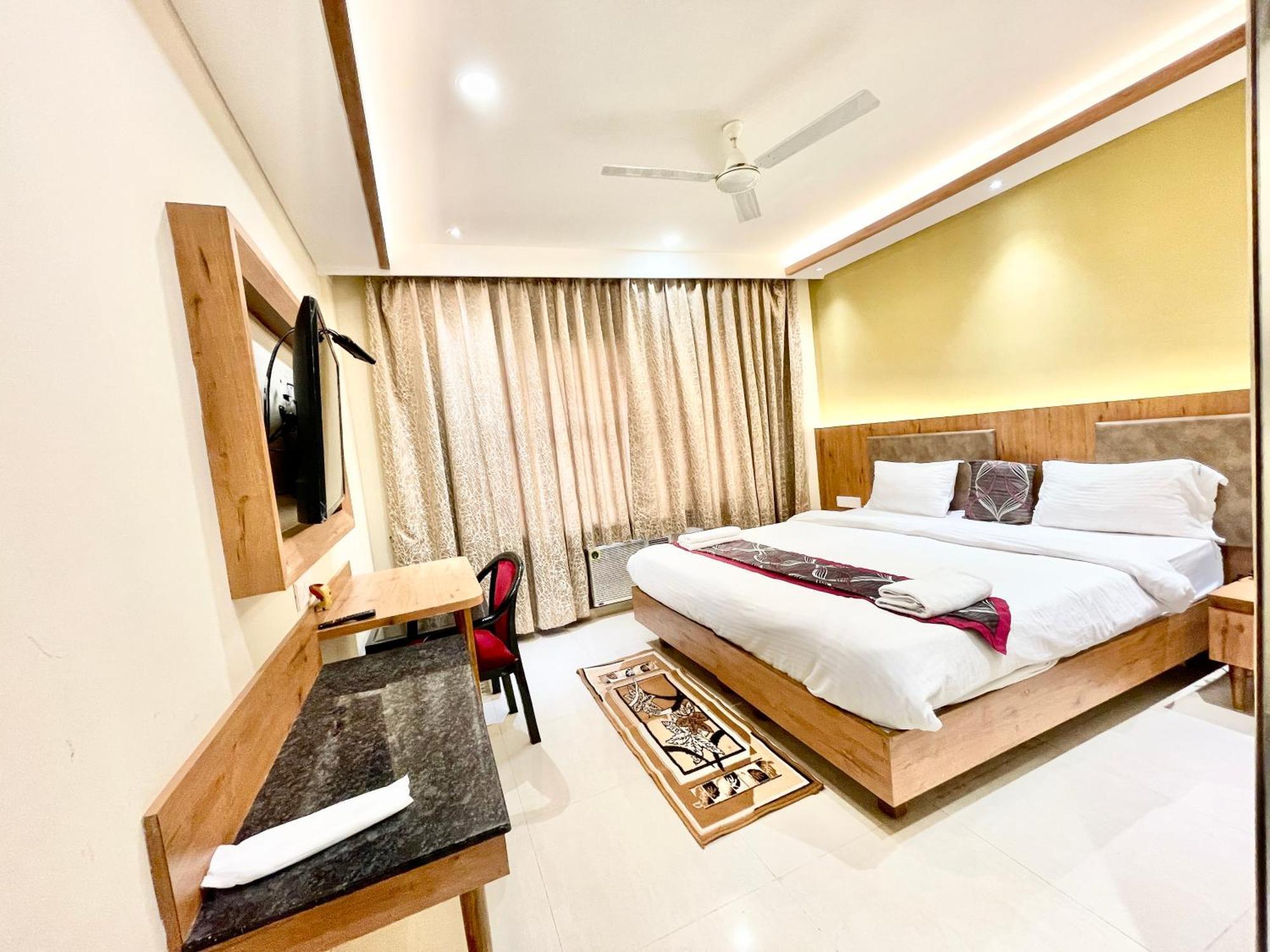 Hotel Rockbay, Puri Swimming-Pool, Near-Sea-Beach-And-Temple Fully-Air-Conditioned-Hotel With-Lift-And-Parking-Facility Exterior foto